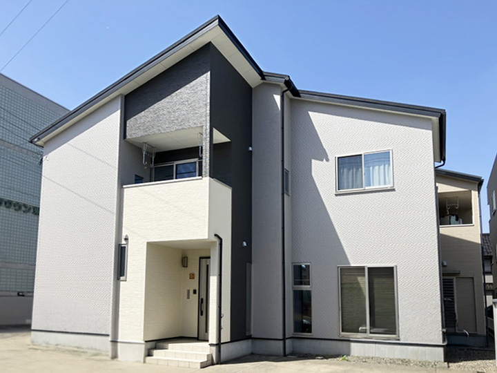 暖色から寒色に変えたことで、現代的でスタイリッシュな印象になりました!
