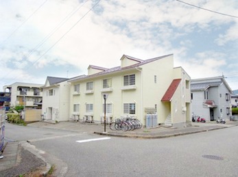 石川県金沢市 コーポローリエ様の外壁塗装リフォーム事例写真